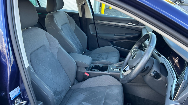 Volkswagen Golf 1.5 eTSI Style 5dr DSG Petrol Hatchback